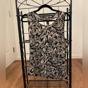 Funky Grometc Print Sleeveless Top